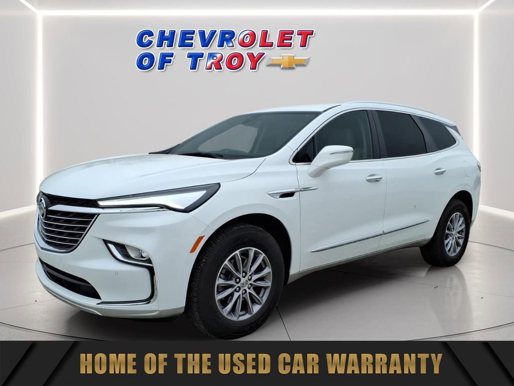 Used 2023 Buick Enclave Essence image 4