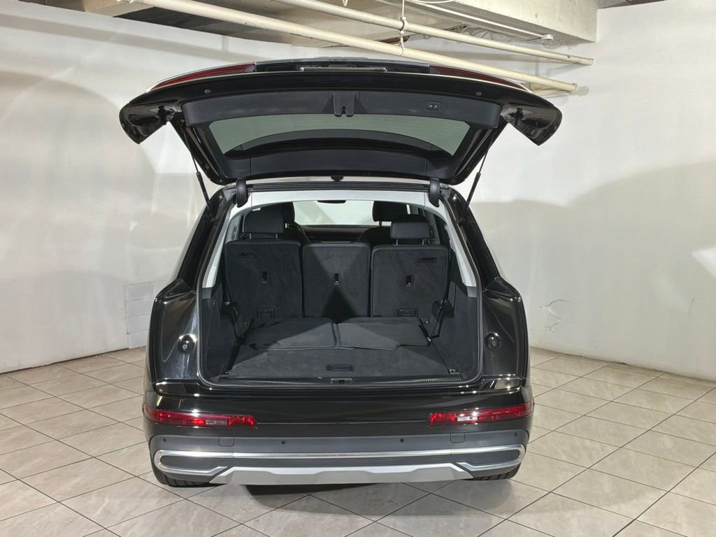 Used 2023 Audi Q7 3.0T Premium w/ Convenience Package AWD/4WD image 22
