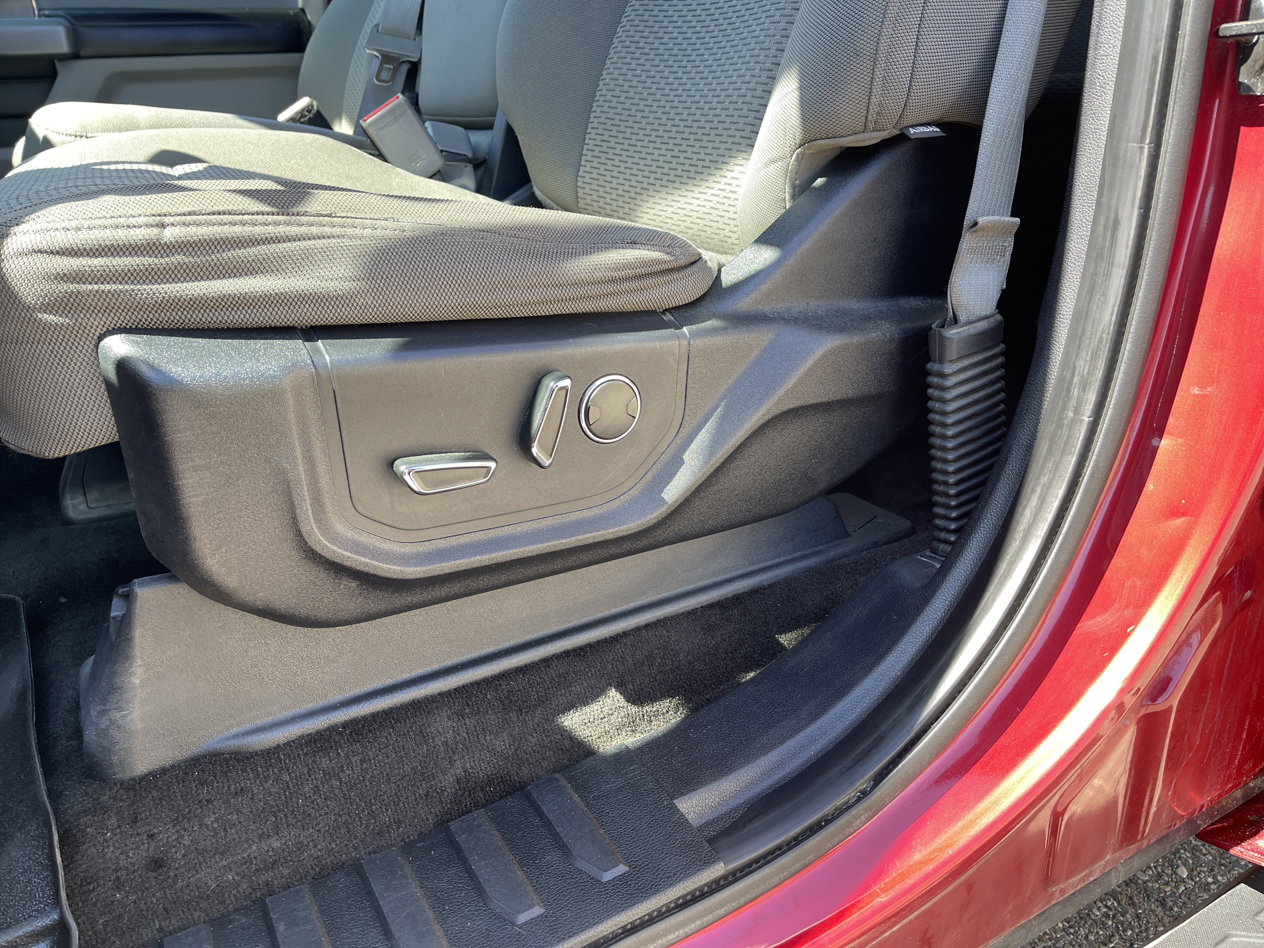 Used 2015 Ford F150 XLT w/ Equipment Group 302A Luxury image 13