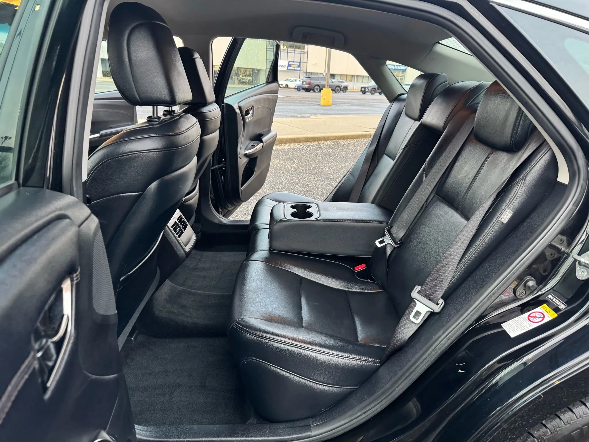 Used 2018 Toyota Avalon XLE image 11