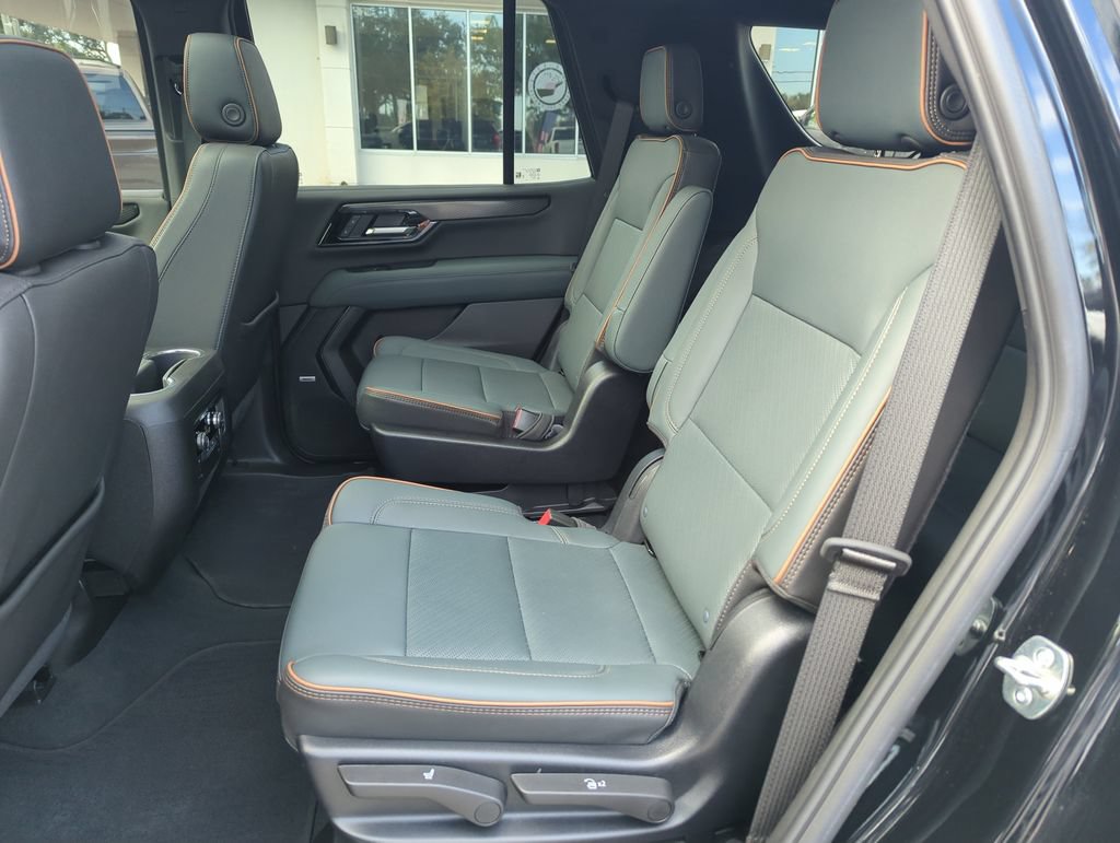 Used 2025 GMC Yukon AT4 w/ AT4 Premium Package AWD/4WD image 30