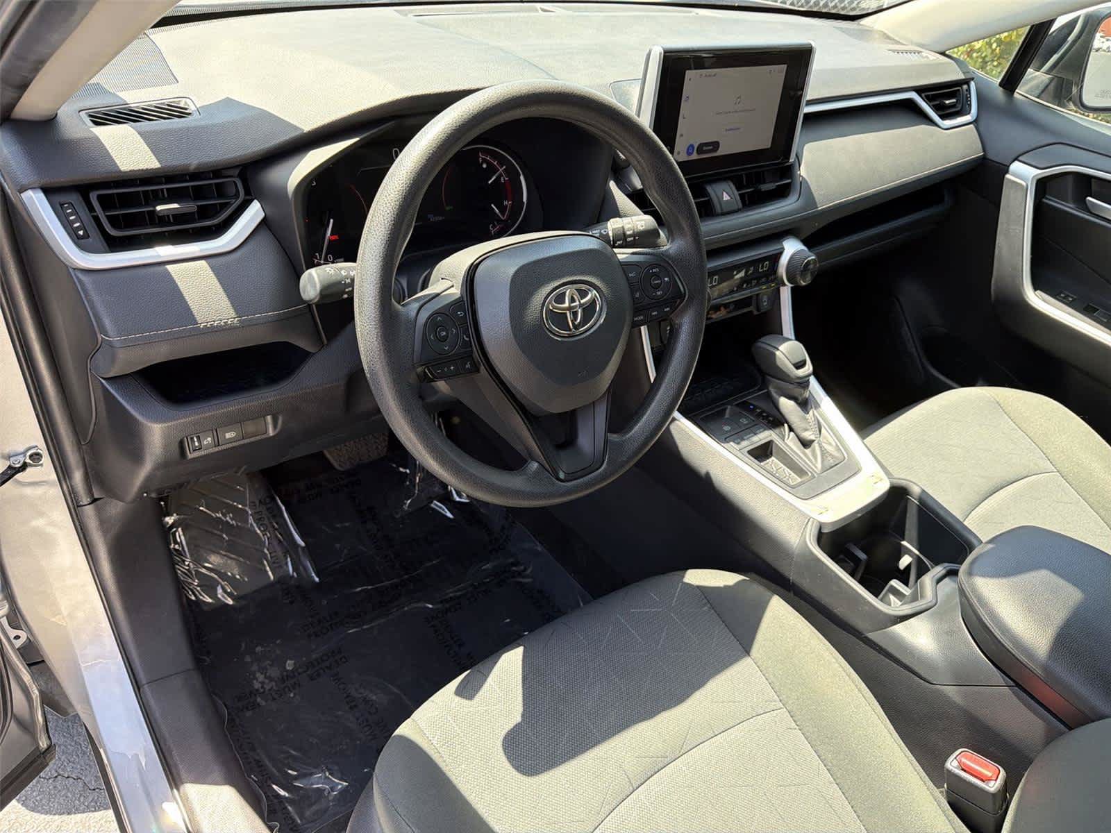 Used 2025 Toyota RAV4 XLE FWD image 2
