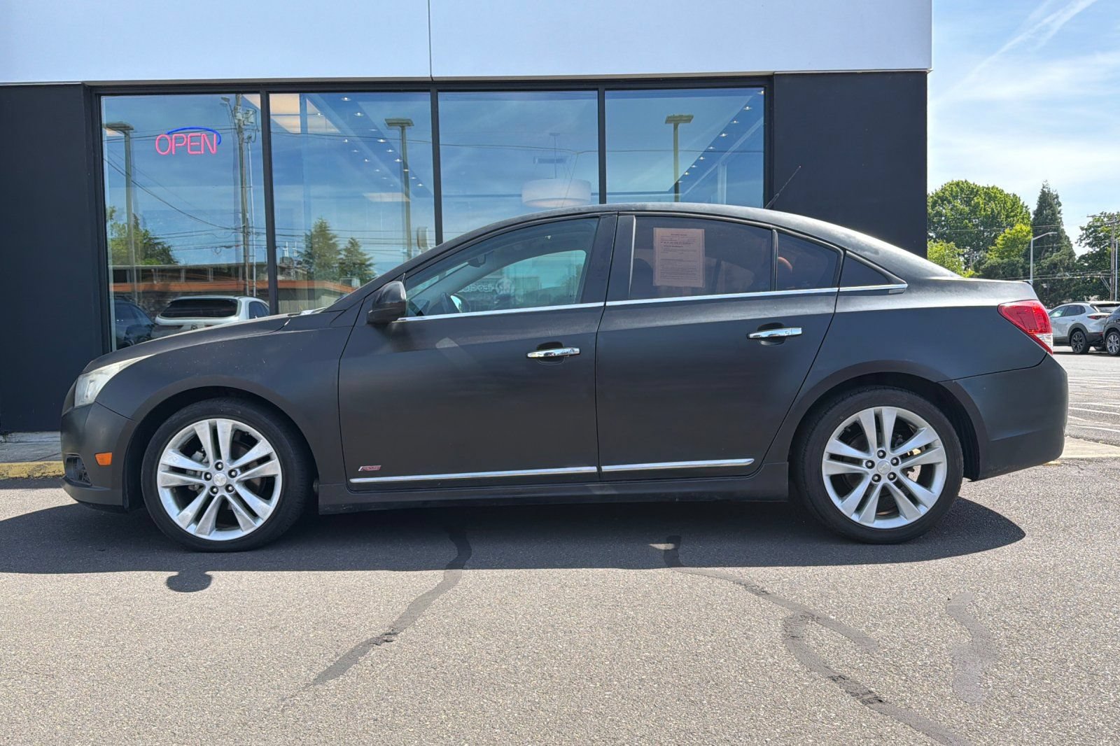 Used 2014 Chevrolet Cruze LTZ w/ Enhanced Safety Package FWD image 8