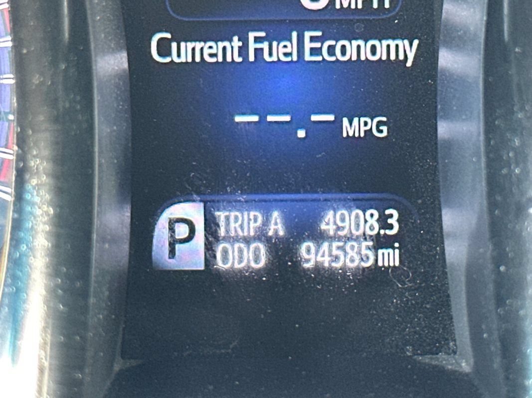 Used 2013 Toyota Avalon Limited FWD image 25