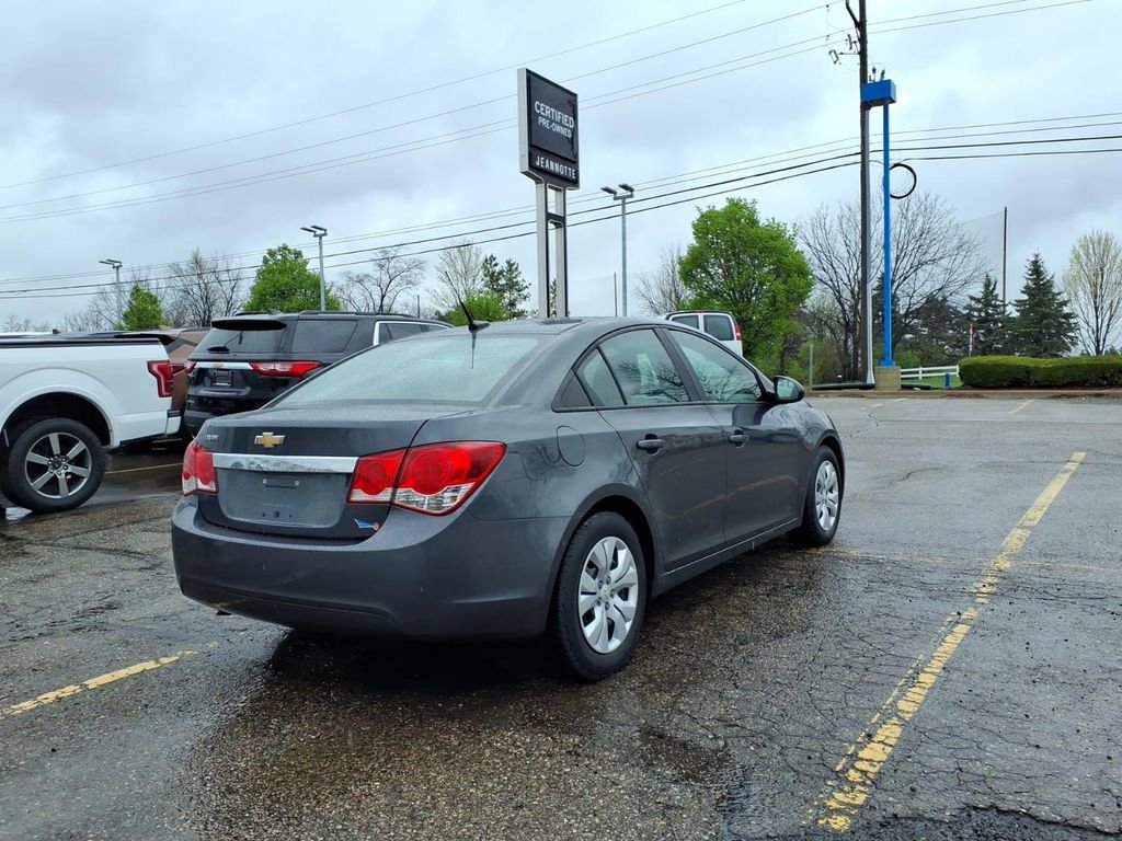 Used 2013 Chevrolet Cruze LS FWD image 4