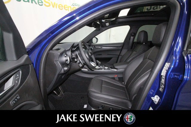 Used 2022 Alfa Romeo Stelvio Sprint image 12
