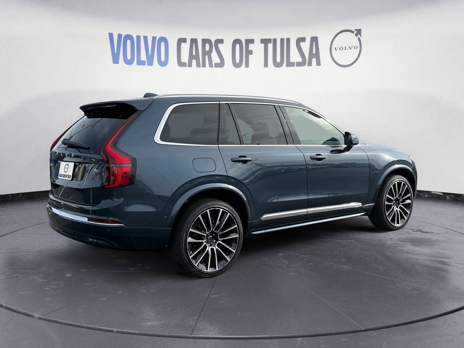 New 2026 Volvo XC90 B6 Plus w/ Protection Package Premier image 5