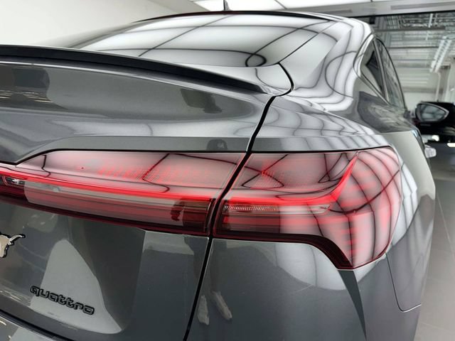 Used 2023 Audi e-tron Prestige w/ Prestige Package AWD/4WD image 7
