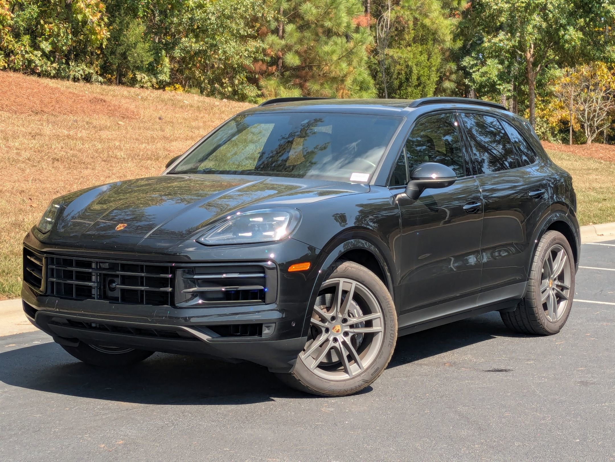 Certified 2024 Porsche Cayenne image 1