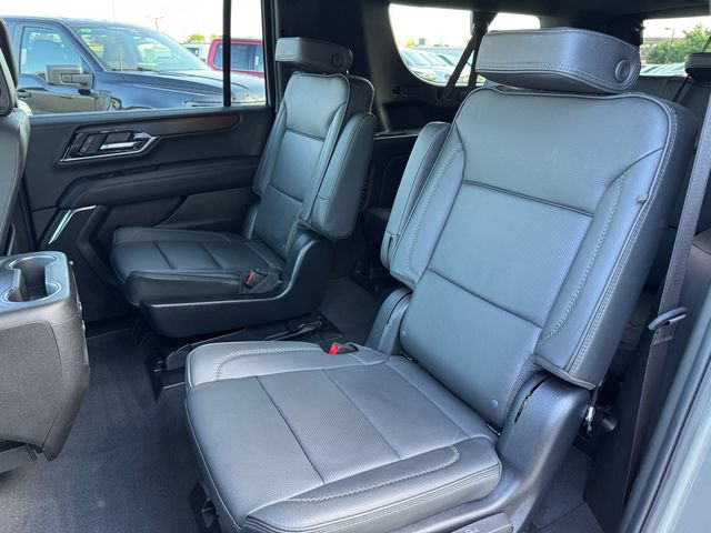 Used 2025 GMC Yukon XL Denali AWD/4WD image 16