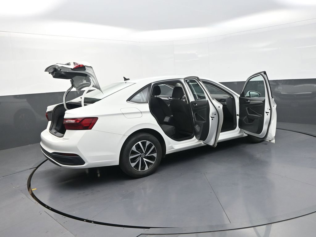 Used 2023 Volkswagen Jetta S image 36