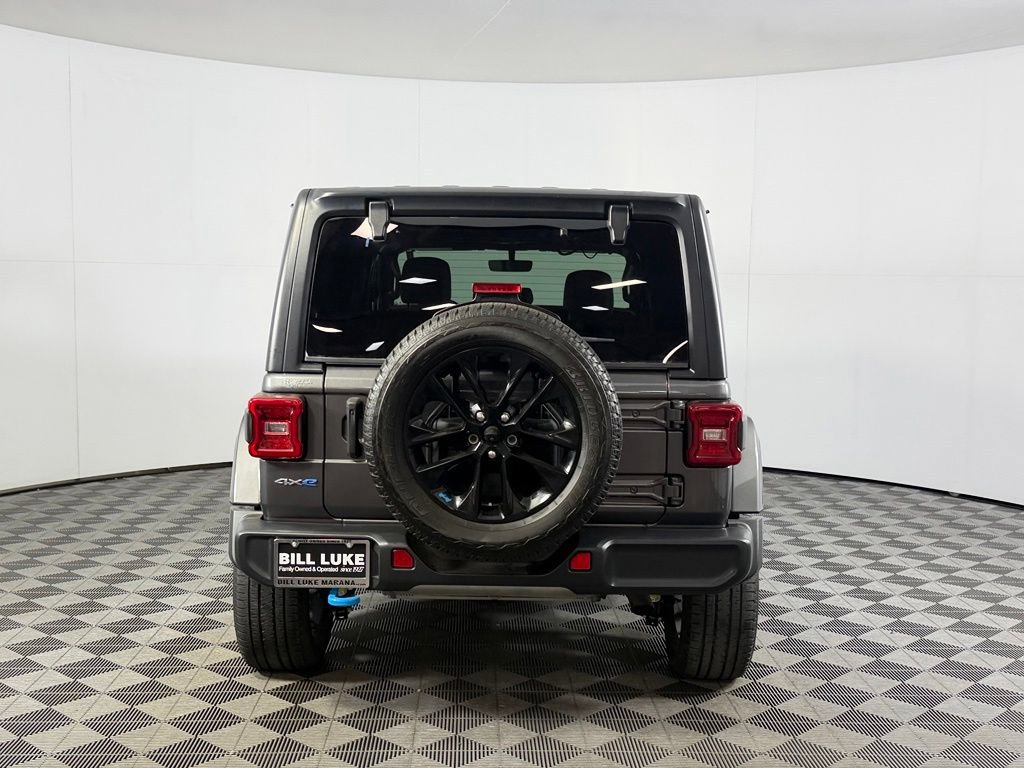 Used 2023 Jeep Wrangler Unlimited Sahara AWD/4WD image 9