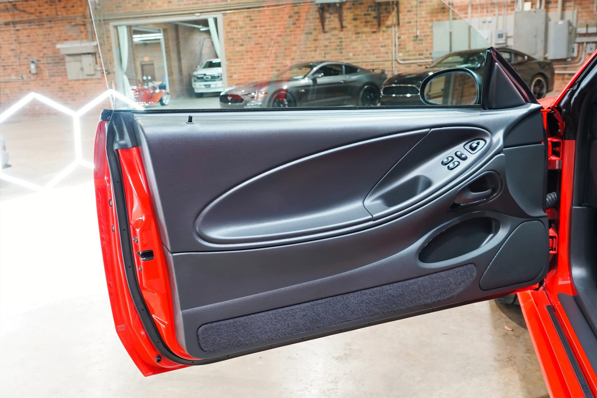 Used 2000 Ford Mustang Cobra RWD image 40