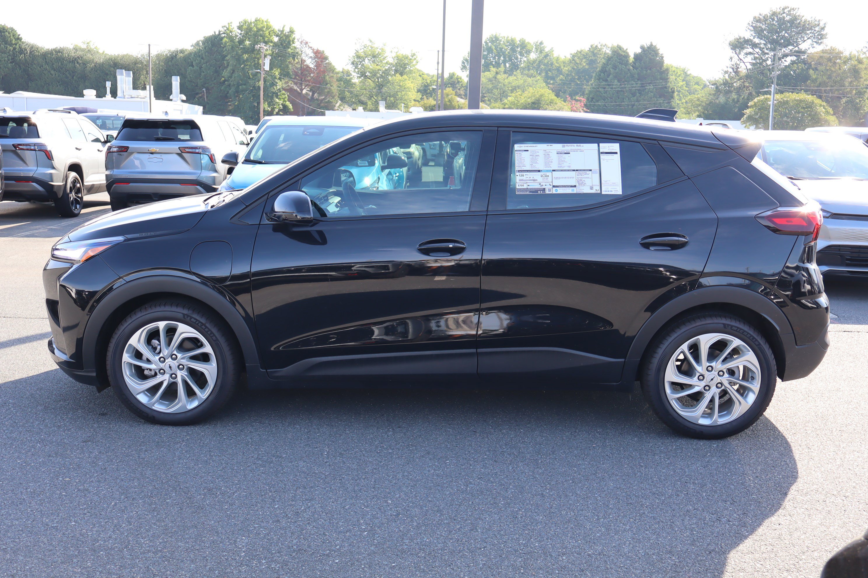 New 2027 Chevrolet Bolt LT w/ Comfort Package FWD image 6