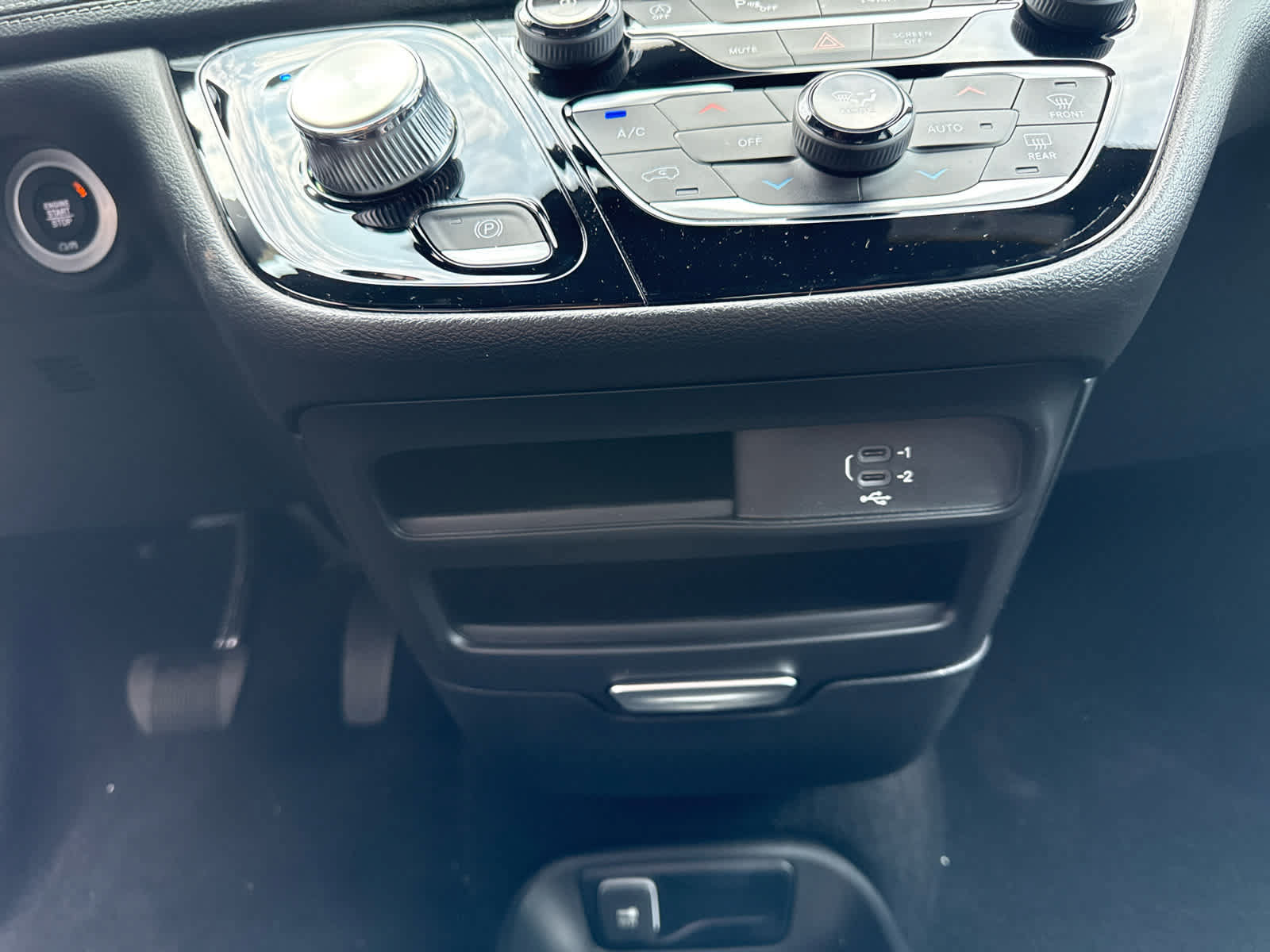 New 2027 Chrysler Pacifica Select AWD/4WD image 22