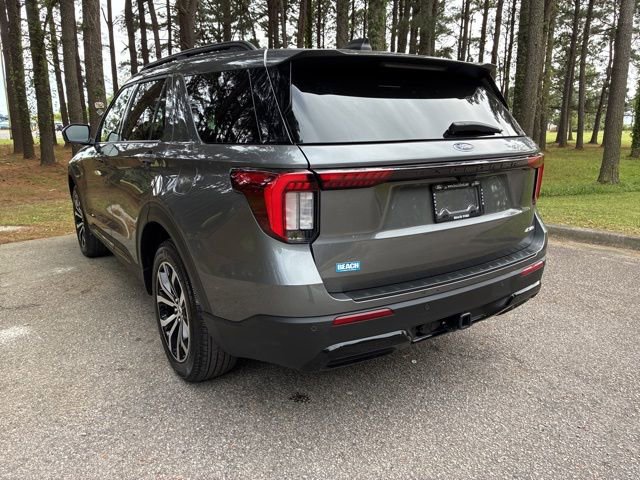 Used 2025 Ford Explorer ST-Line AWD/4WD image 5