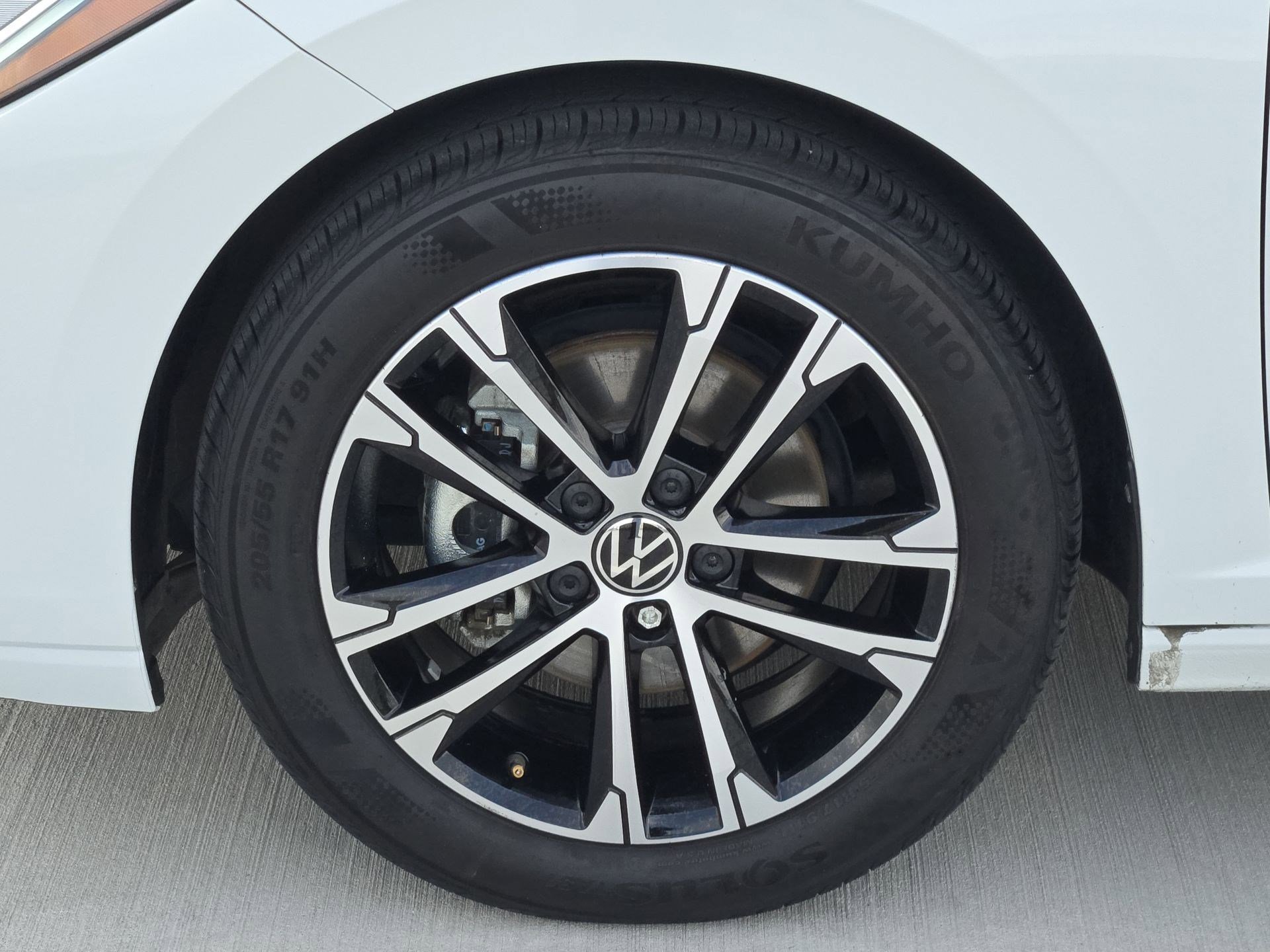 Used 2025 Volkswagen Jetta Sport image 12