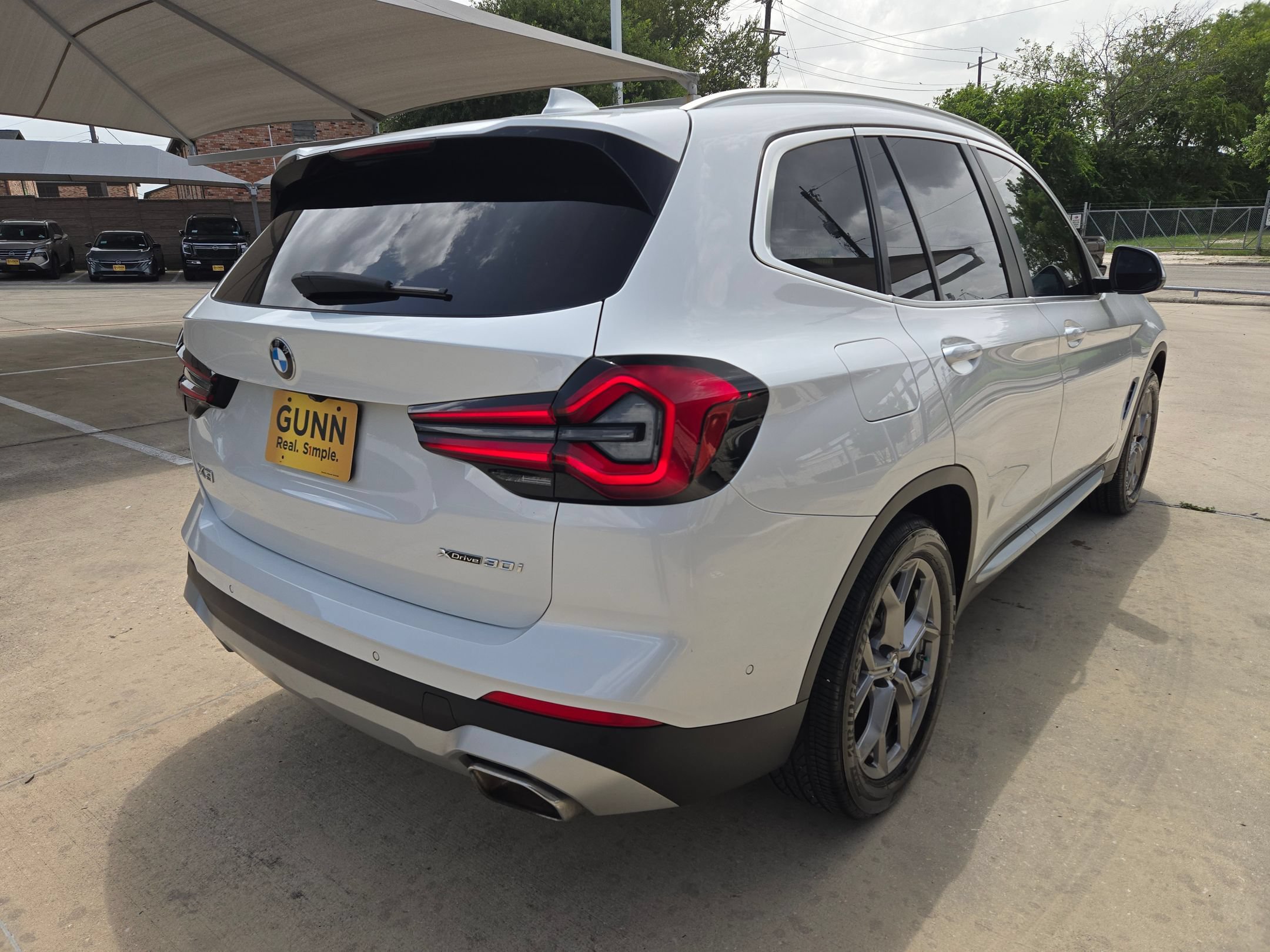 Used 2023 BMW X3 xDrive30i w/ Premium Package AWD/4WD image 3