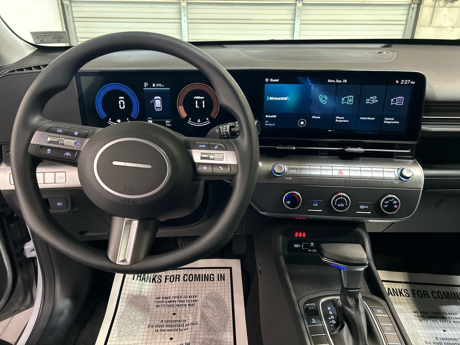 New 2027 Hyundai Kona SE AWD/4WD image 8