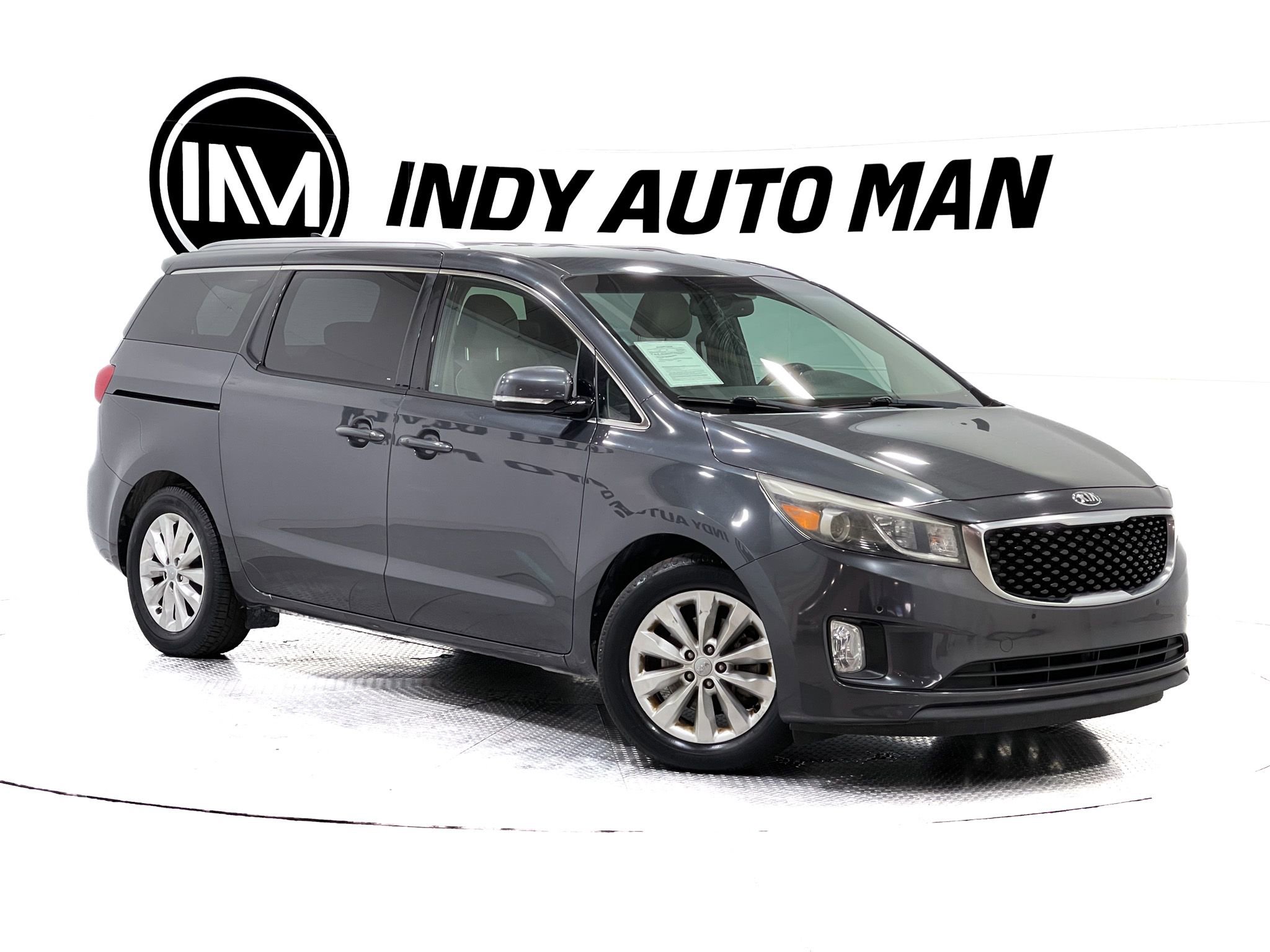 Used 2017 Kia Sedona EX image 2