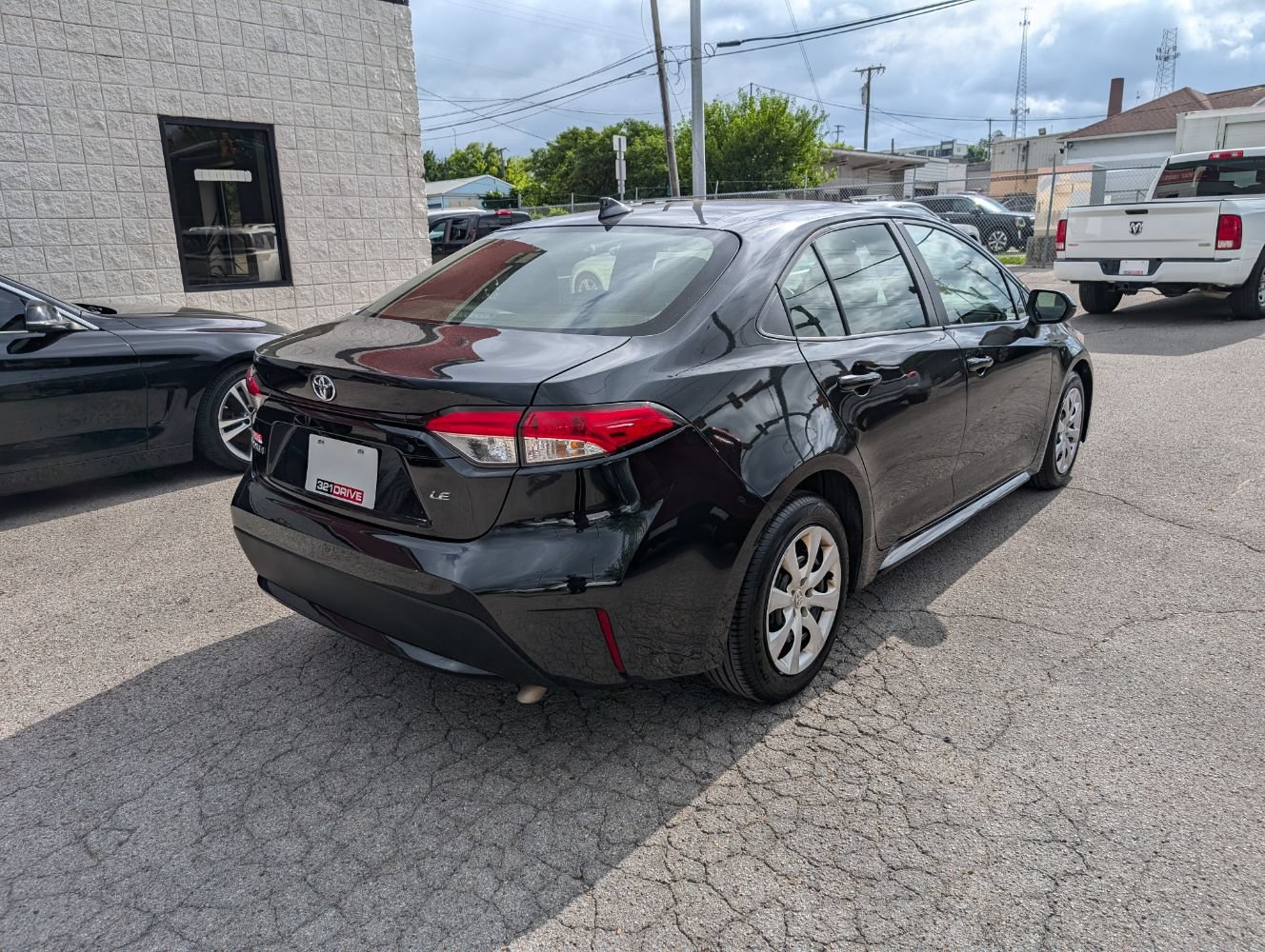 Used 2022 Toyota Corolla LE FWD image 6