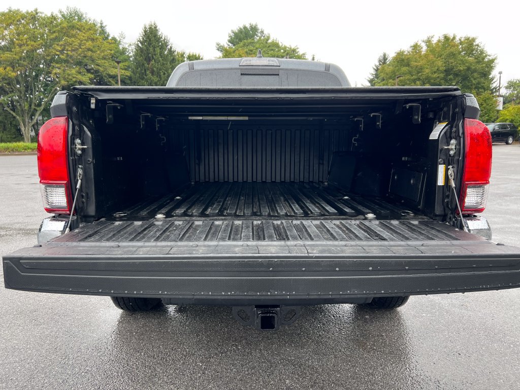 Used 2020 Toyota Tacoma SR5 AWD/4WD image 18