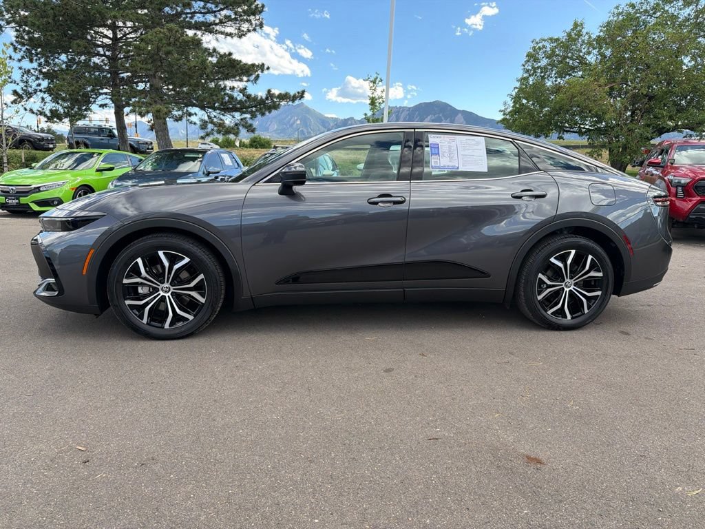 Used 2023 Toyota Crown w/ Carpet Mat Package (TMS) AWD/4WD image 4
