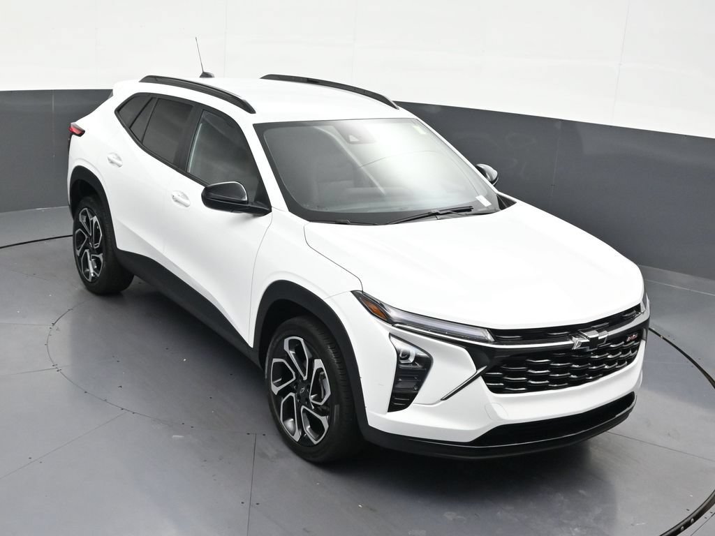Used 2025 Chevrolet Trax RS FWD image 26
