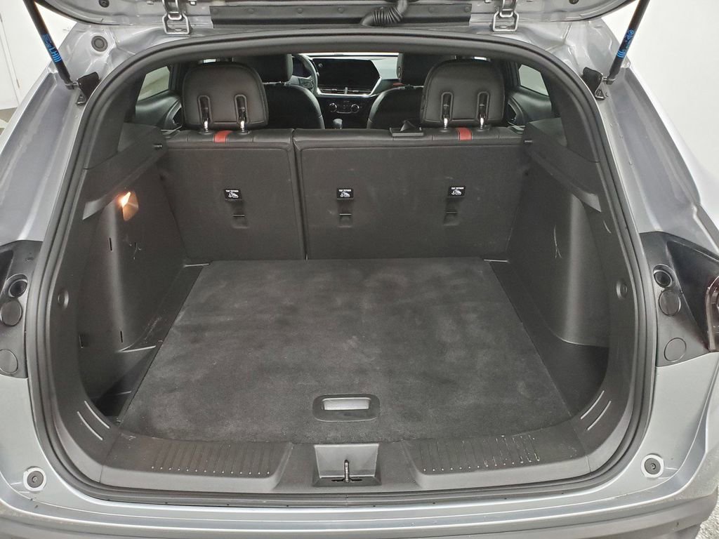 Certified 2025 Chevrolet Trax RS w/ Driver Confidence Package image 22