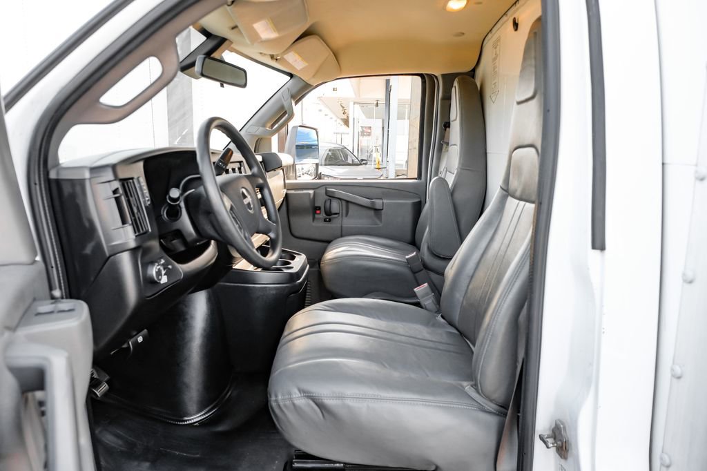 Used 2021 GMC Savana 3500 Extended w/ Power Convenience Package image 4