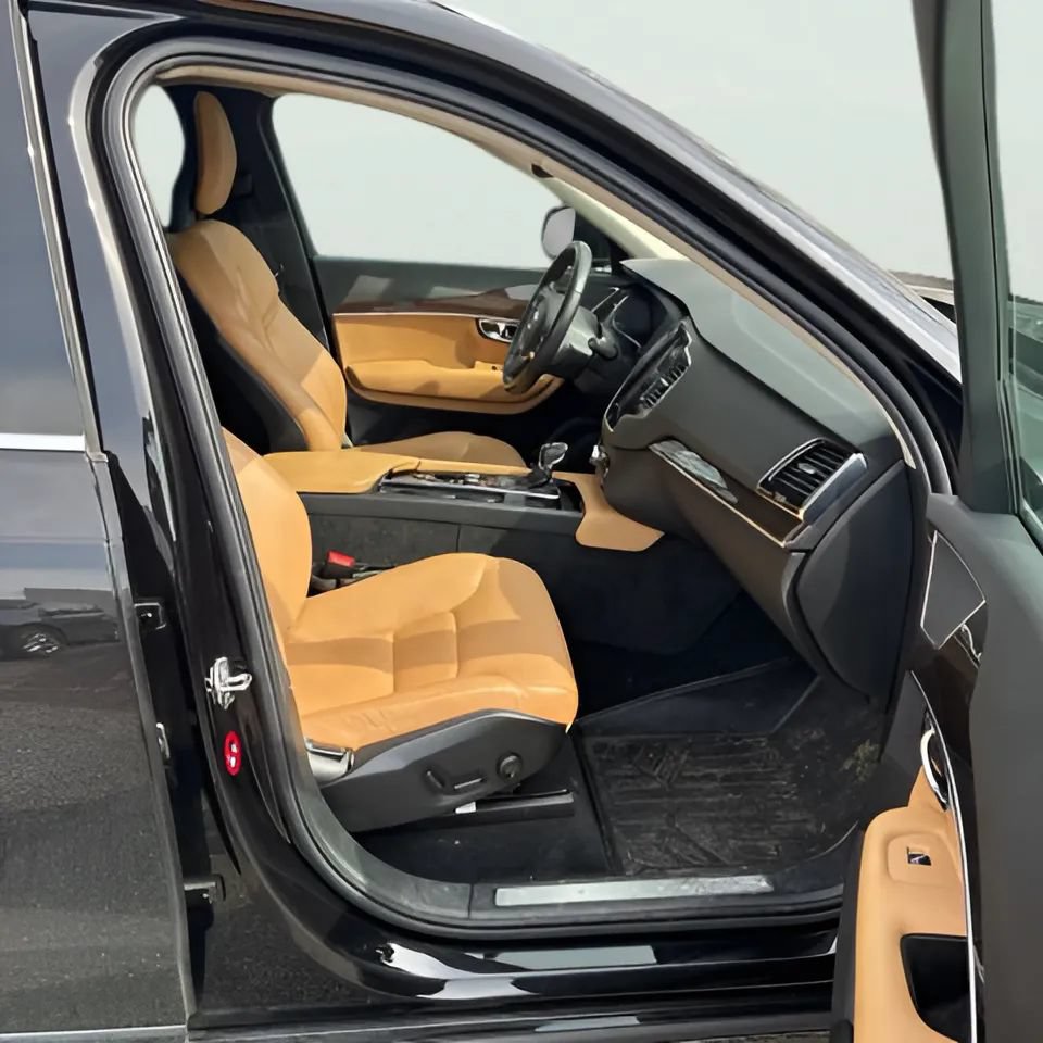 Used 2016 Volvo XC90 T6 Momentum AWD/4WD image 8