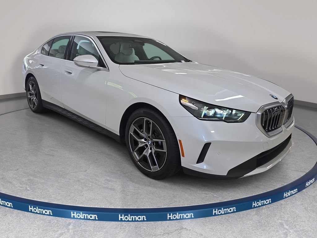 Used 2026 BMW 530i RWD image 4