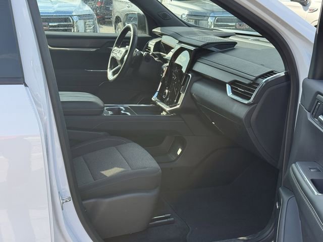 Used 2025 GMC Acadia Elevation image 17