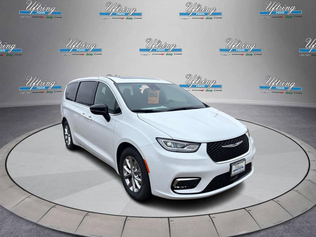 New 2026 Chrysler Pacifica Limited w/ Uconnect Theater Family Group image 1