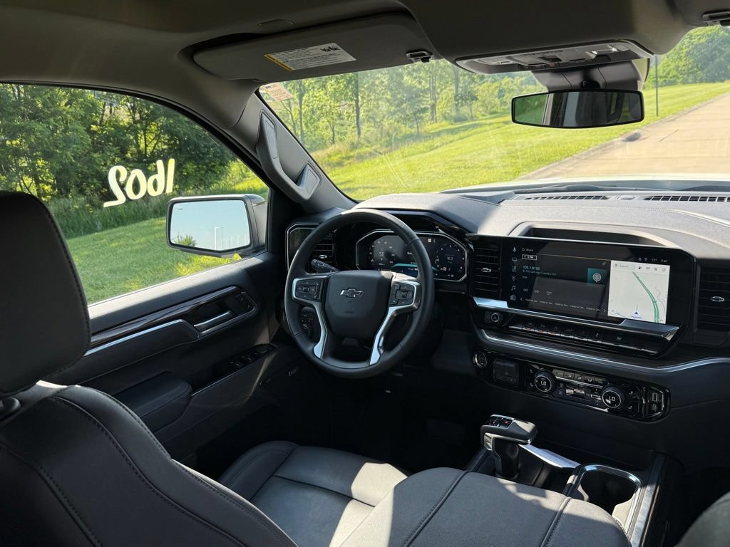 Used 2026 Chevrolet Silverado 1500 RST w/ Redline Edition AWD/4WD image 23