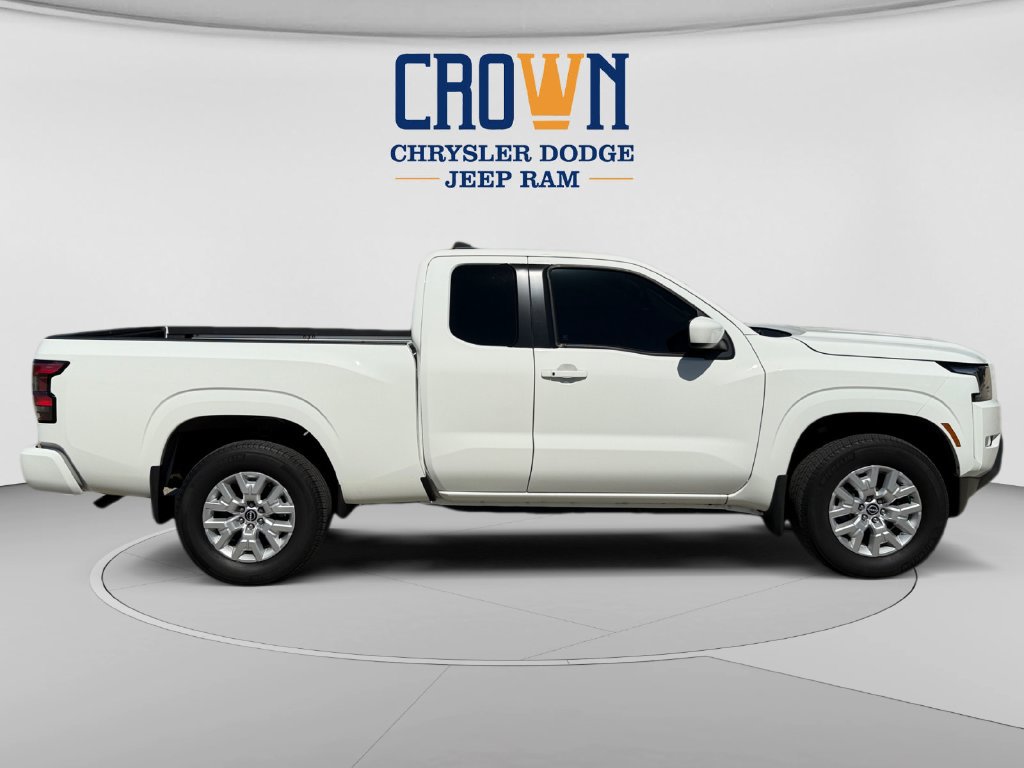 Used 2024 Nissan Frontier SV w/ SV Convenience Package AWD/4WD image 2