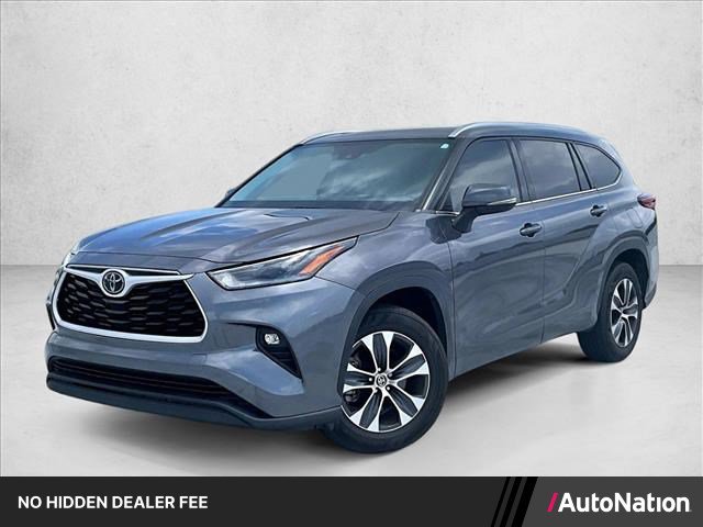 Used 2021 Toyota Highlander XLE