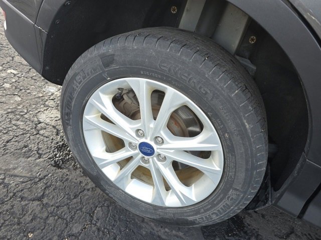 Used 2017 Ford Escape SE image 29