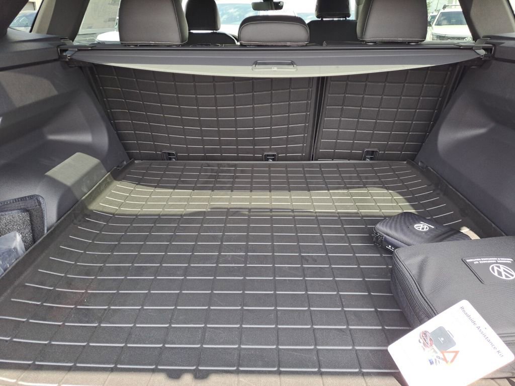 New 2026 Volkswagen Atlas Cross Sport SE image 27