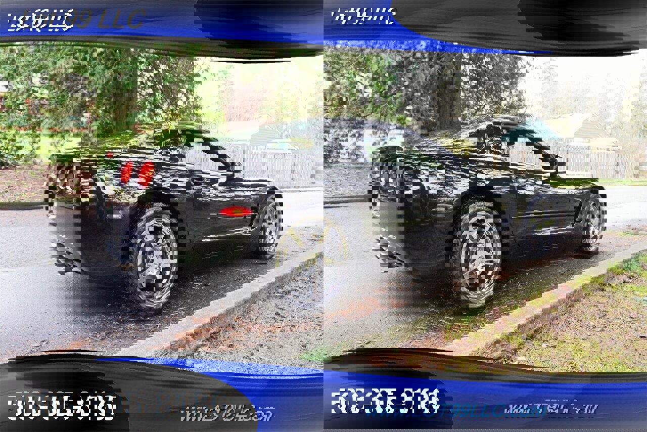 Used 2004 Chevrolet Corvette Coupe w/ Preferred Equipment Group image 9