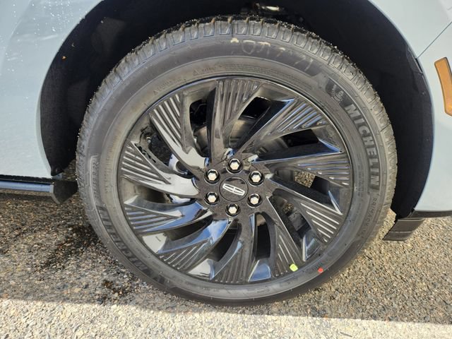 New 2026 Lincoln Navigator Reserve w/ Jet Appearance Package AWD/4WD image 17