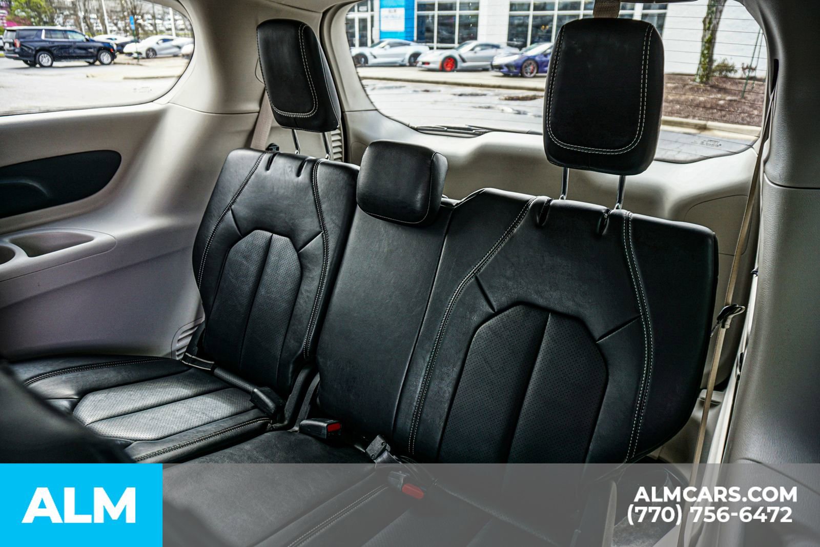 Used 2024 Chrysler Pacifica Touring-L image 23