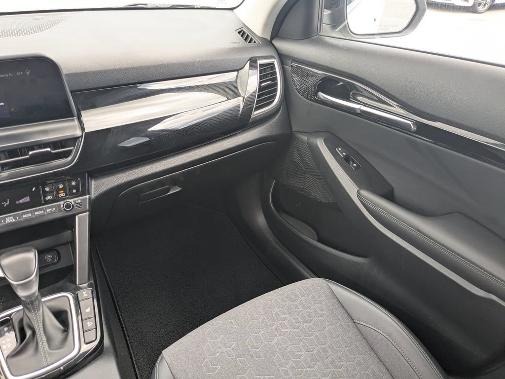 Used 2024 Kia Seltos X-Line AWD/4WD image 15