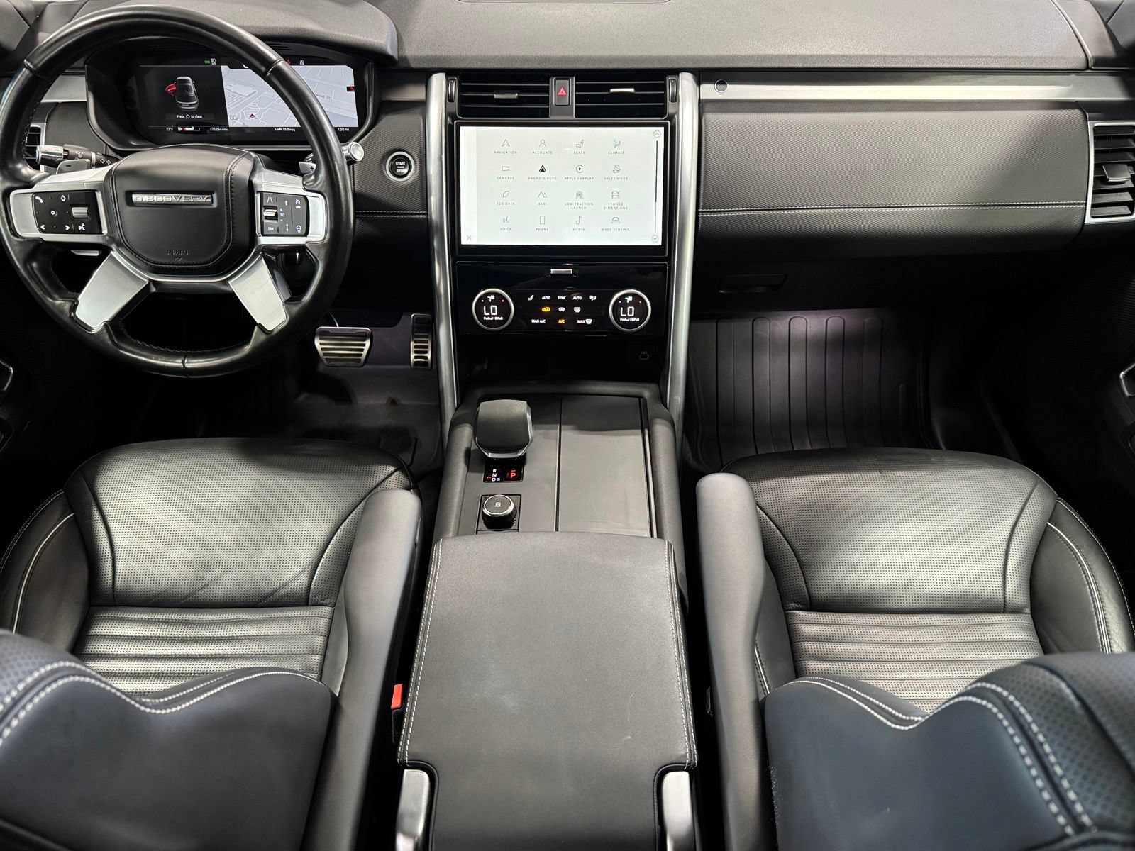 Used 2022 Land Rover Discovery HSE R-Dynamic AWD/4WD image 2