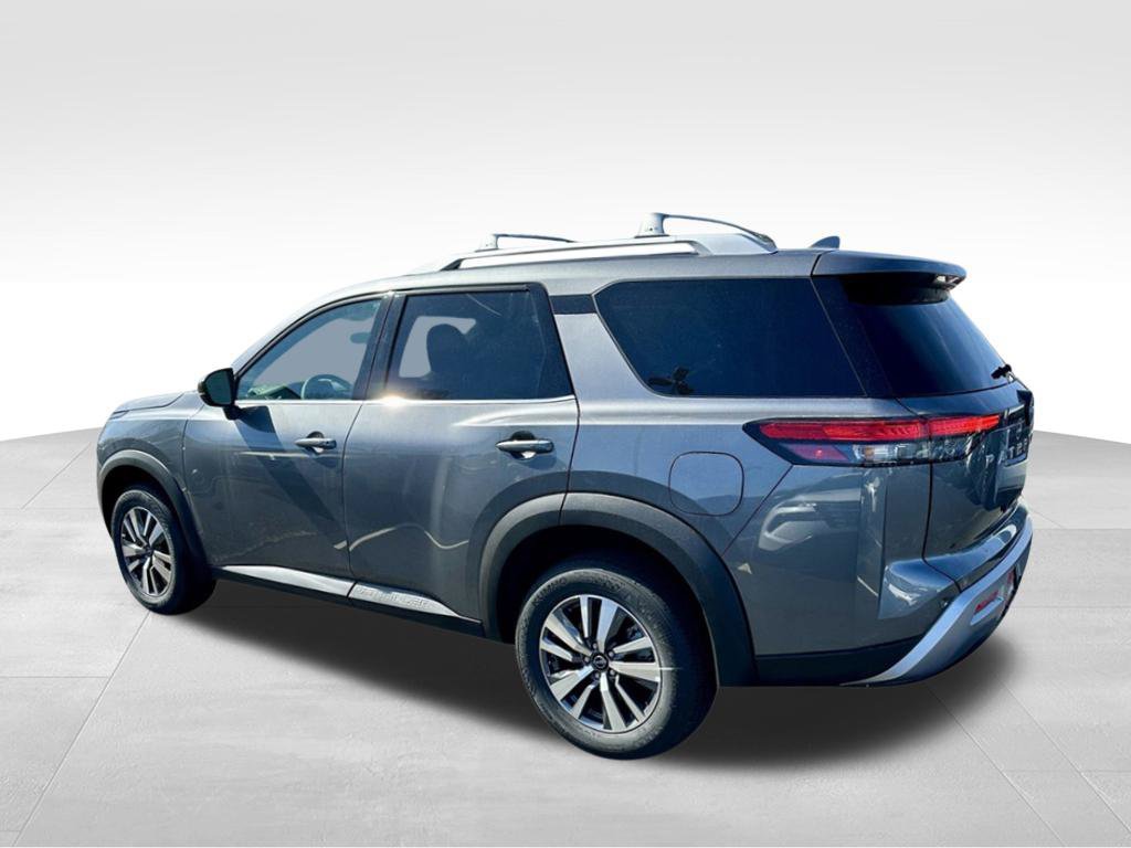 New 2025 Nissan Pathfinder SL w/ Lighting Package (N92) AWD/4WD image 3