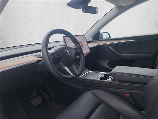 Used 2025 Tesla Model Y Long Range RWD image 9