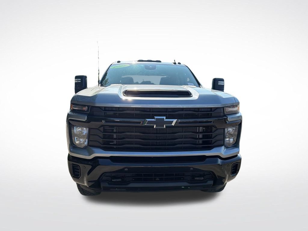 Used 2025 Chevrolet Silverado 2500 Custom w/ Custom Value Package AWD/4WD image 9