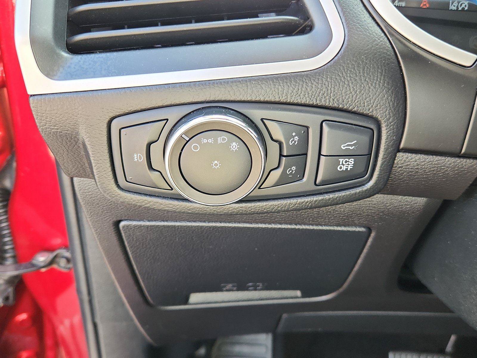 Used 2019 Ford Edge SEL w/ Equipment Group 201A AWD/4WD image 18