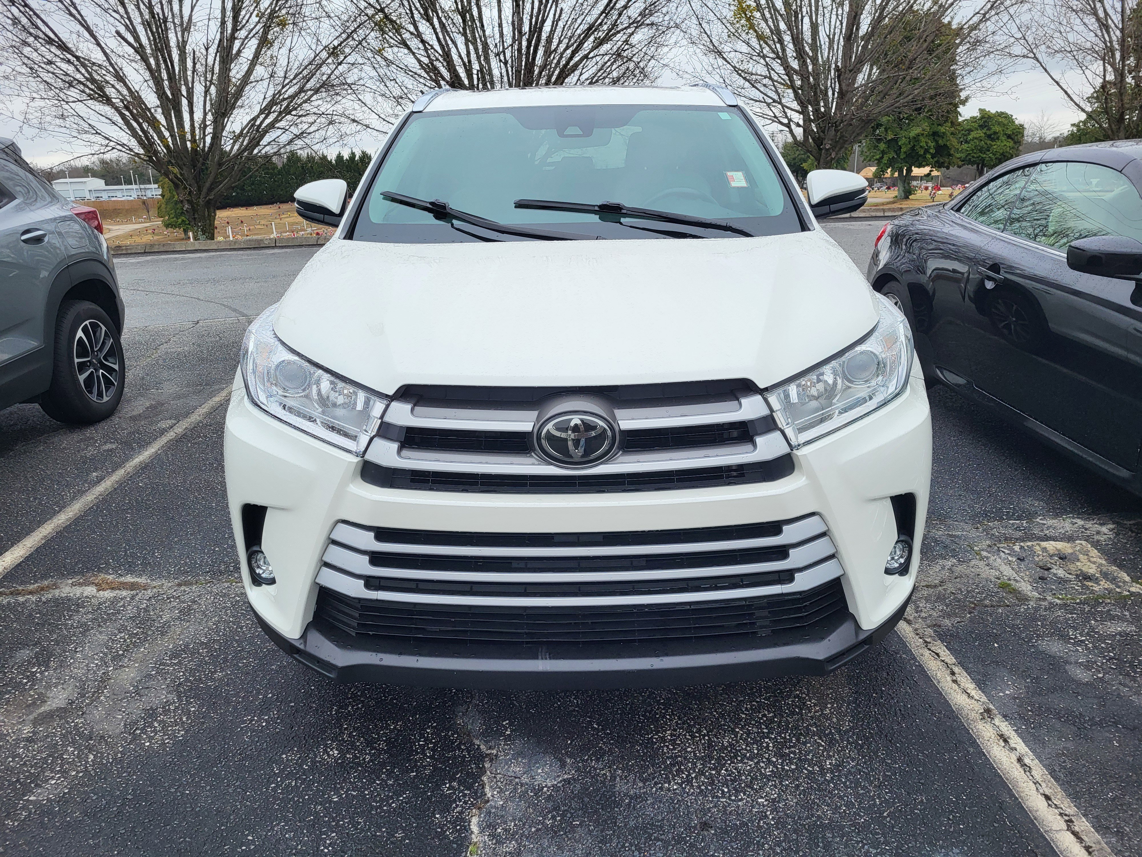 Used 2019 Toyota Highlander XLE image 2