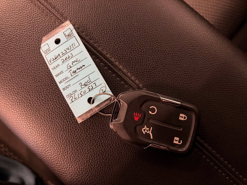 Used 2023 GMC Terrain SLE w/ Driver Convenience Package AWD/4WD image 40
